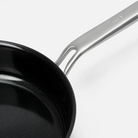 Głęboka patelnia Lucca 4.0 Pro, ø 24 cm (2,5 l) - Nieprzywierająca patelnia bez nitów z wielowarstwowej stali nierdzewnej z powłoką ceramiczną z pokrywką