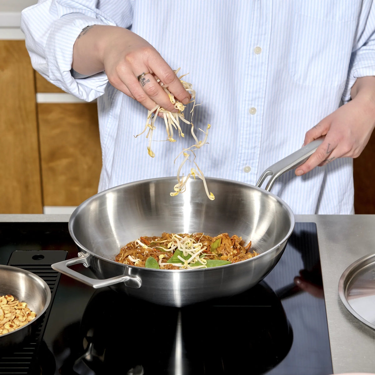 Patelnia wok Lucca 4.0 Pro, ø 30 cm - Patelnia bez nitów z wielowarstwowej stali nierdzewnej z pokrywką